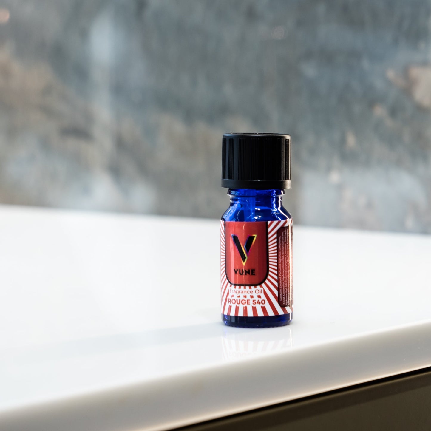Vune Chromatic Noir Opium Fragrance Oil - Vune Essence
