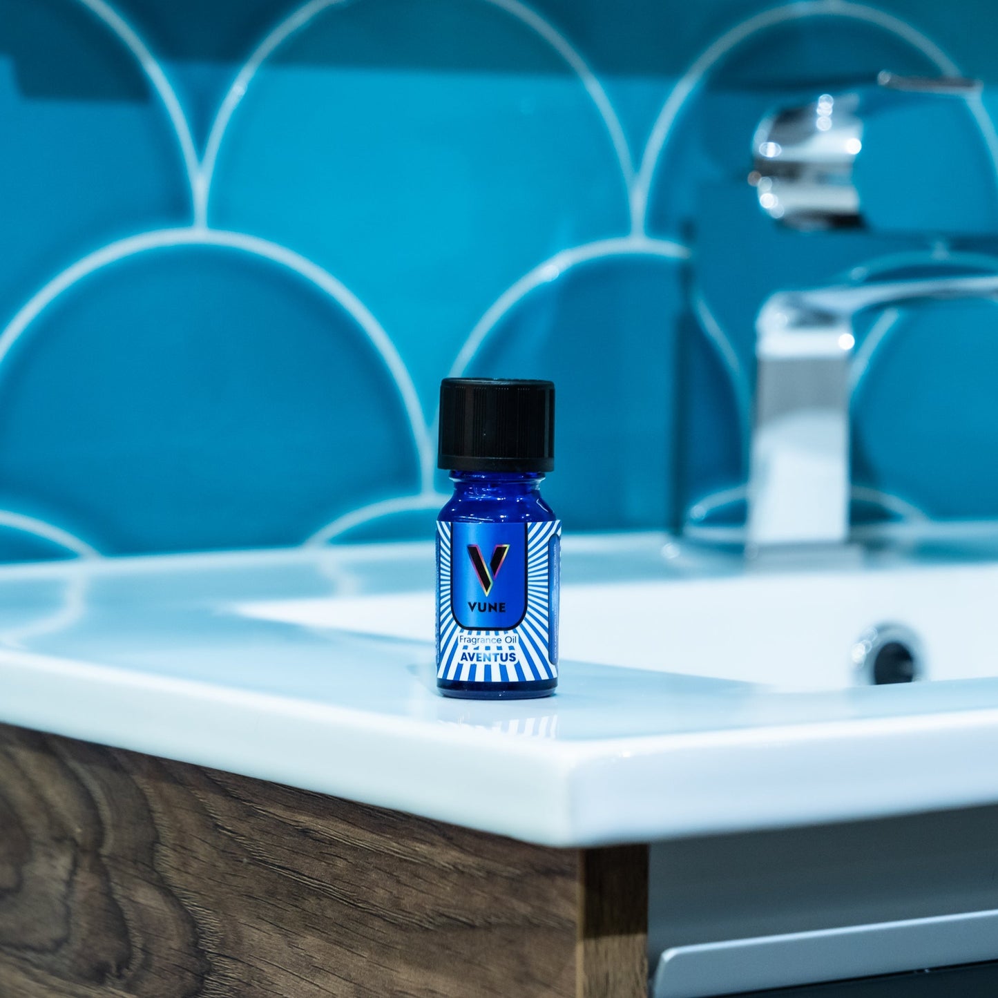 Vune Chromatic Noir Opium Fragrance Oil - Vune Essence